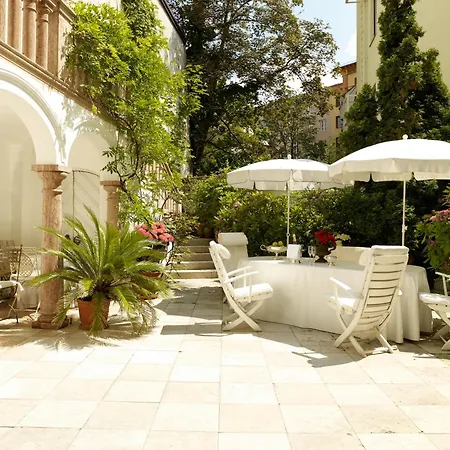 Hotel Opera-3